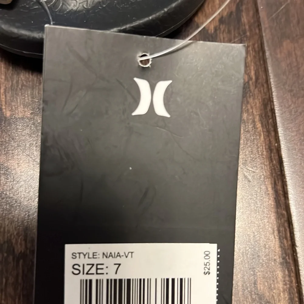 NWT Gender Neutral Hurley NAIA VT Sandals!
